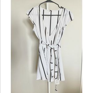 Strip Print V-Neck Rompers /Jumpsuit Black & White